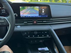 Hyundai Elantra 1.5L CVT LUX Premium Edition - фото 12