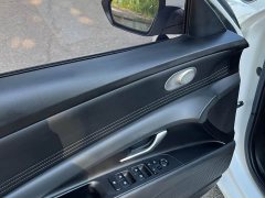 Hyundai Elantra 1.5L CVT LUX Premium Edition - фото 15