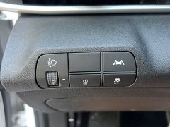 Hyundai Elantra 1.5L CVT LUX Premium Edition - фото 19