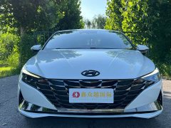 Hyundai Elantra 1.5L CVT LUX Premium Edition - фото 2