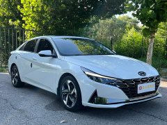 Hyundai Elantra 1.5L CVT LUX Premium Edition - фото 3
