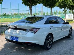Hyundai Elantra 1.5L CVT LUX Premium Edition - фото 6
