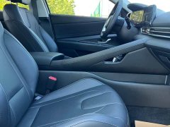 Hyundai Elantra 1.5L CVT LUX Premium Edition - фото 8