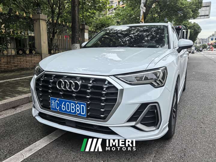Audi Q3 2020 35 TFSI aggressive and dynamic - автомобиль из Китая