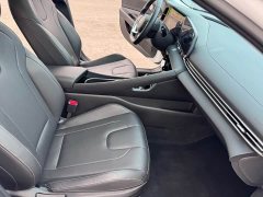 Hyundai Elantra 2022 1.5L CVT LUX Premium Edition - фото 10