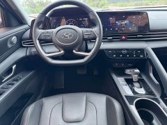 Hyundai Elantra 2022 1.5L CVT LUX Premium Edition - фото 20