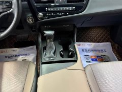 Lexus ES 2022 300h Luxury Edition - фото 17