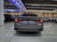 Lexus ES 2022 300h Luxury Edition - фото 4