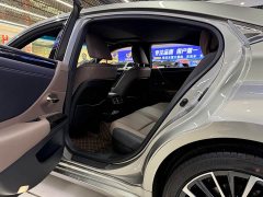 Lexus ES 2022 300h Luxury Edition - фото 8