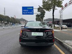 Hongqi E-QM5 2023 basic travel version - фото 5