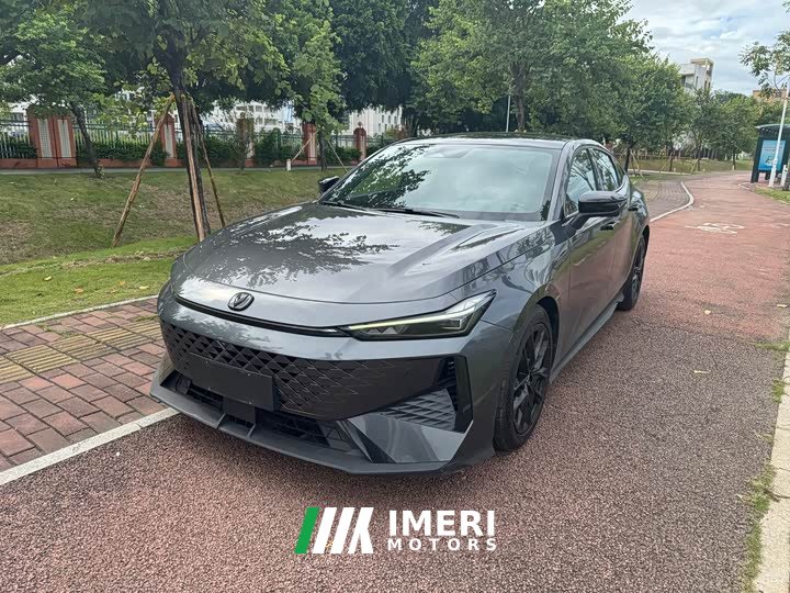 Changan UNI-V 1.5T exclusive - автомобиль из Китая