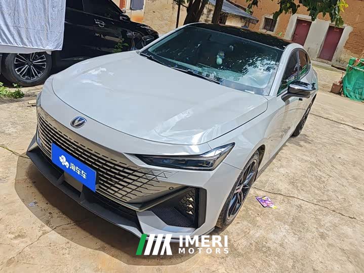 Changan UNI-V 2022 1.5T premium - автомобиль из Китая