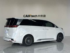 Denza D9 DM-i 970 four-wheel drive flagship - фото 4