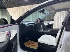 Tesla Model Y rear-wheel drive first edition - фото 9