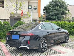 BMW 5 Series 530Li Leading M Sports Package - фото 3