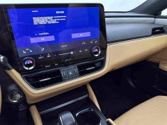 Lexus ES 300h Premium Edition - фото 12