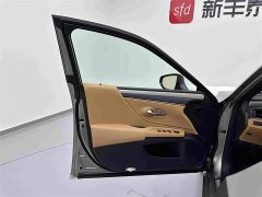 Lexus ES 300h Premium Edition - фото 8
