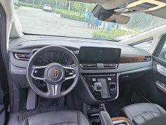 Hongqi HQ9 PHEV 2.0T four-wheel drive luxury version - фото 10
