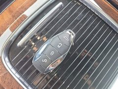 Hongqi HQ9 PHEV 2.0T four-wheel drive luxury version - фото 9