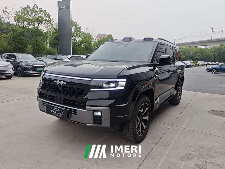 Fangchengbao Leopard 8 Zhiyong flagship version 7 seats - автомобиль из Китая