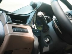 Lexus ES 300h Premium Edition - фото 11