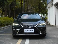 Lexus ES 300h Premium Edition - фото 2