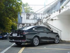 Lexus ES 300h Premium Edition - фото 6