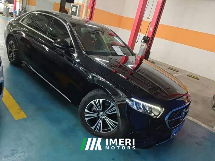 Mercedes-Benz E-Class E 260 L Sports - автомобиль из Китая