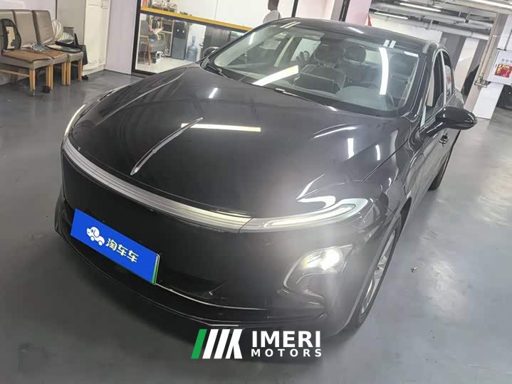 Hongqi E-QM5 610km PLUS - автомобиль из Китая
