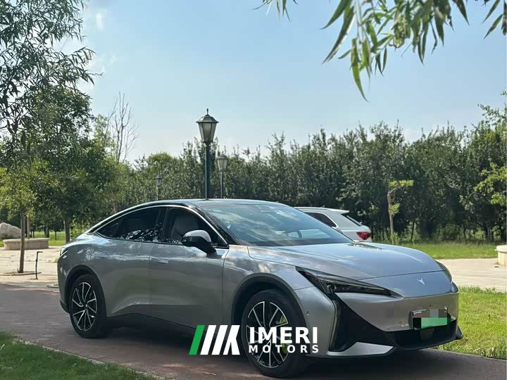 Arcfox JiFox Alpha S5 560MAX 185kW - автомобиль из Китая