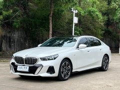 BMW 5 Series 530Li Leading M Sports Package - фото 1