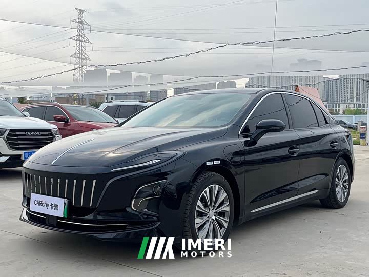 Hongqi E-QM5 560km PLUS - автомобиль из Китая