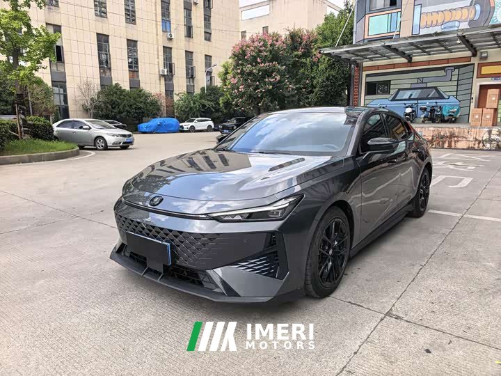 Changan UNI-V 1.5T Deluxe Version - автомобиль из Китая