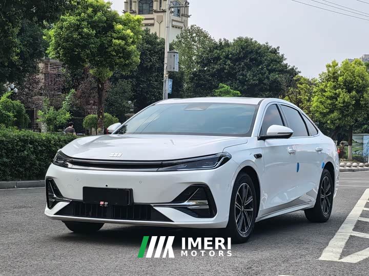 Geely A7 EM-i 70km Edition - автомобиль из Китая