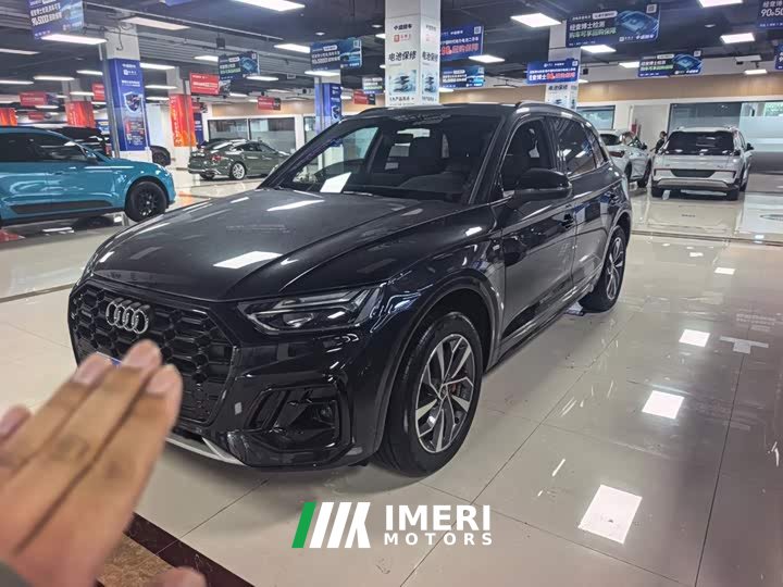 Audi Q5L 45 Edition 40 TFSI Luxury Version - автомобиль из Китая