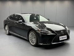 Lexus LS 500h Edition - фото 3