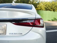 Lexus ES 300h Edition - фото 8
