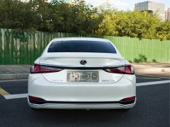 Lexus ES 300h Edition - фото 9