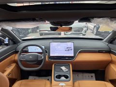 BMW eπ008 six-seater extended range Jiayue version - фото 17