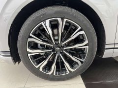 BMW eπ008 six-seater extended range Jiayue version - фото 6