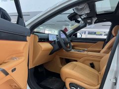 BMW eπ008 six-seater extended range Jiayue version - фото 9