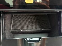 Land Rover 400PS Dynamic SE - фото 16
