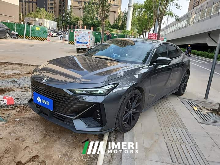 Changan UNI-V 1.5T Premium Version - автомобиль из Китая