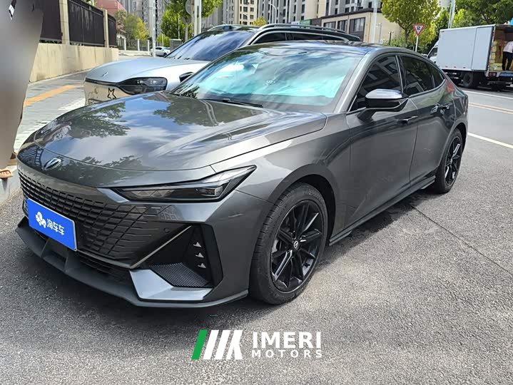 Changan UNI-V 1.5T Premium Version - автомобиль из Китая