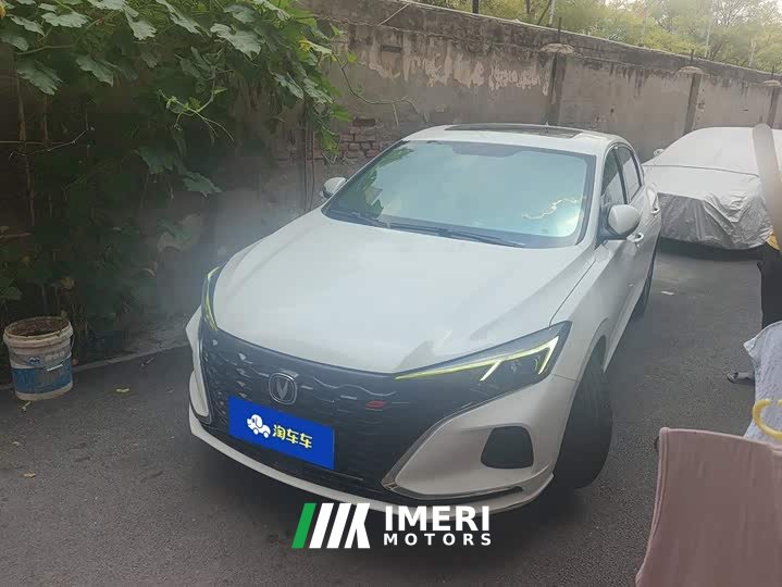 Changan PLUS NE 1.4T GDI DCTPremium Version - автомобиль из Китая