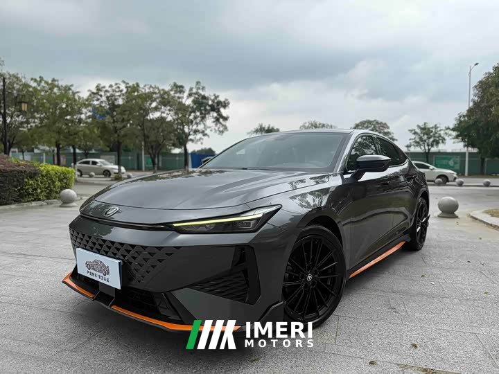 Changan UNI-V 1.5T Premium Version - автомобиль из Китая