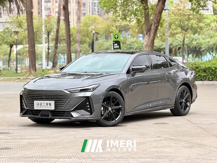 Changan UNI-V 1.5T Premium Version - автомобиль из Китая