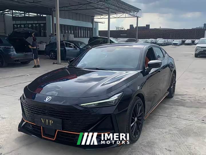 Changan UNI-V 2.0T Version - автомобиль из Китая