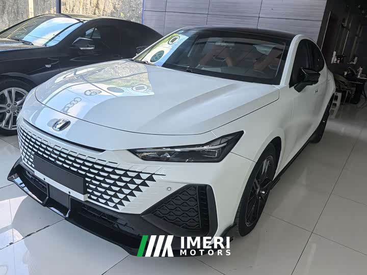 Changan UNI-V 1.5T Edition - автомобиль из Китая
