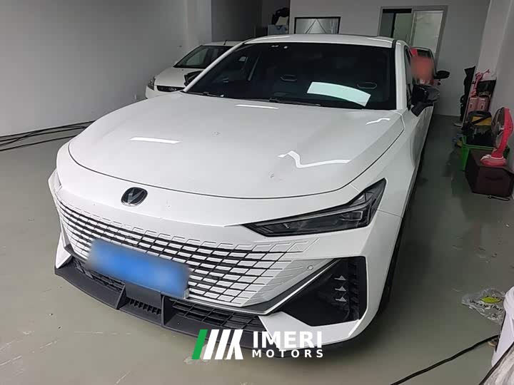 Changan UNI-V 1.5T Deluxe Version - автомобиль из Китая